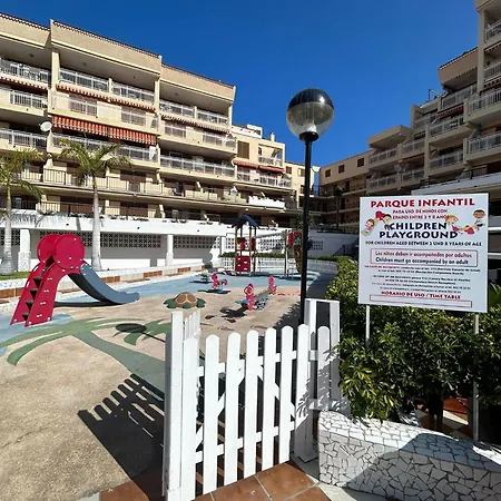 2 Bed With Pool Views In Americas K201