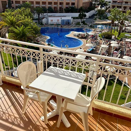 2 Bed With Pool Views In Americas K201